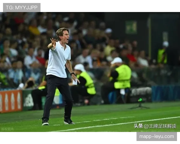 热刺球迷集体发声抗议,敦促管理层正视球队低迷表现 热刺球迷集体发声抗议,敦促管理层正视球队低迷表现