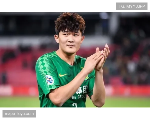 金玟哉在国家德比中的表现稳健,备受球迷关注与热议 金玟哉在国家德比中的表现稳健,备受球迷关注与热议